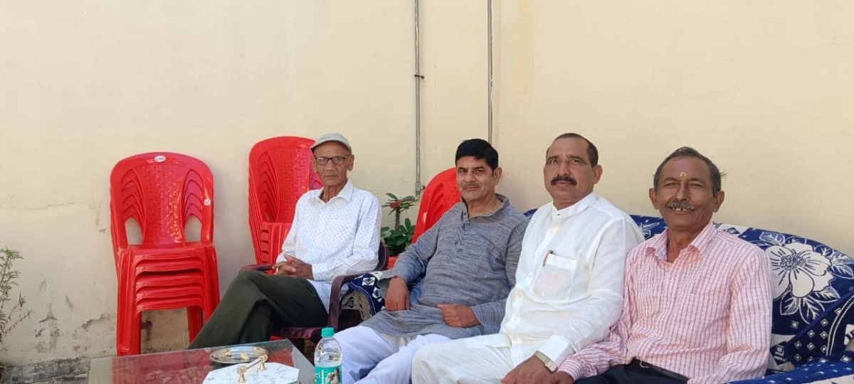 गांधी-शास्त्री जयंती पर बेतालघाट में गूंजा देशभक्ति का संदेश  डॉ. भुवन चंद्र आर्य ने किया ध्वजारोहण, प्रतिभावान छात्र-छात्राएं हुए सम्मानित