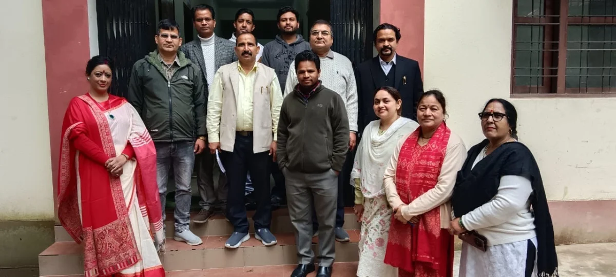घोड़ाखाल गोल्ज्यू मंदिर में दर्शन, भवाली बाजार से डीएसबी तक डॉ. भुवन चंद्र आर्य ने किया जनसंपर्क