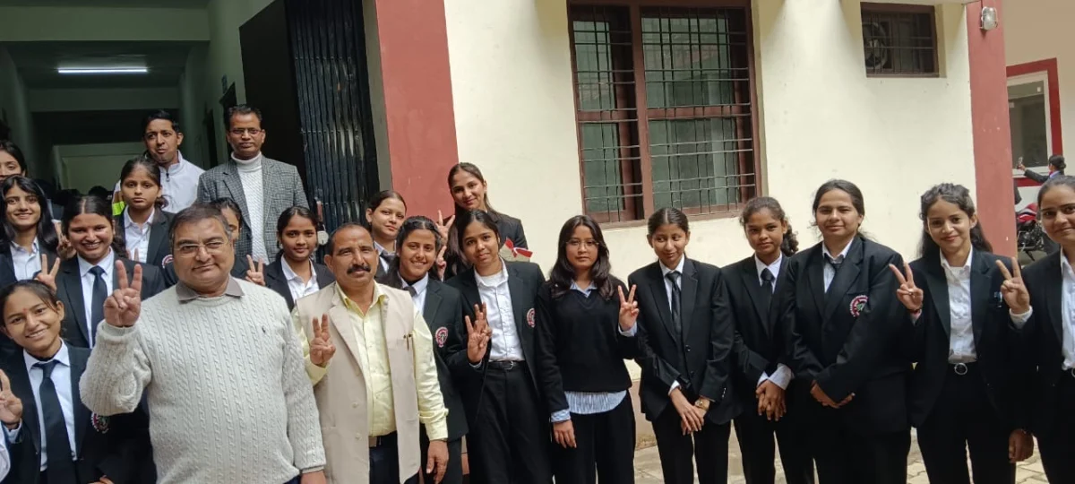 घोड़ाखाल गोल्ज्यू मंदिर में दर्शन, भवाली बाजार से डीएसबी तक डॉ. भुवन चंद्र आर्य ने किया जनसंपर्क