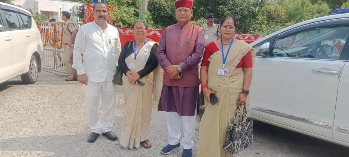 सीएम धामी से मिले डॉ. भुवन आर्या, नैनीताल विधानसभा के विकास कार्यों पर मंथन