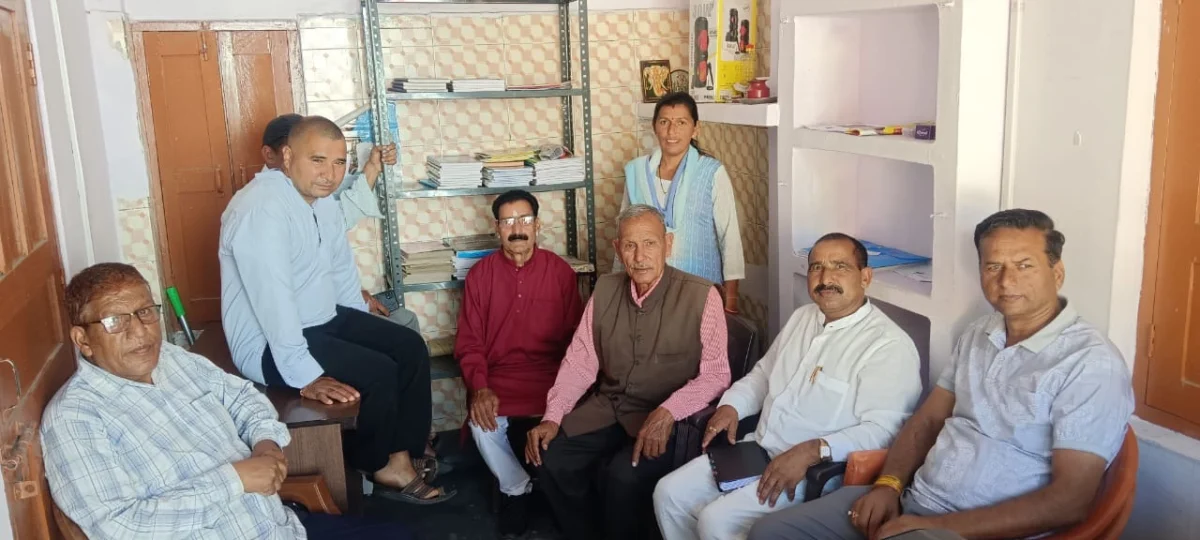 गांधी-शास्त्री जयंती पर बेतालघाट में गूंजा देशभक्ति का संदेश  डॉ. भुवन चंद्र आर्य ने किया ध्वजारोहण, प्रतिभावान छात्र-छात्राएं हुए सम्मानित